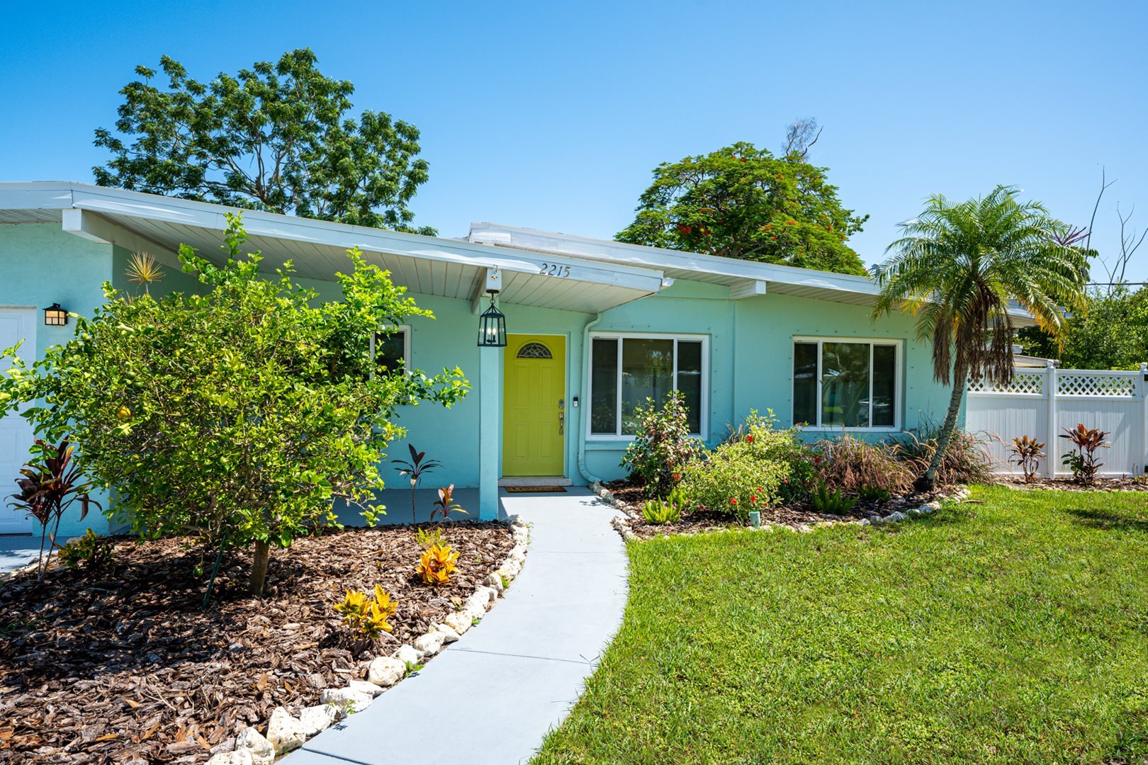2215Alvarado in Sarasota, FL