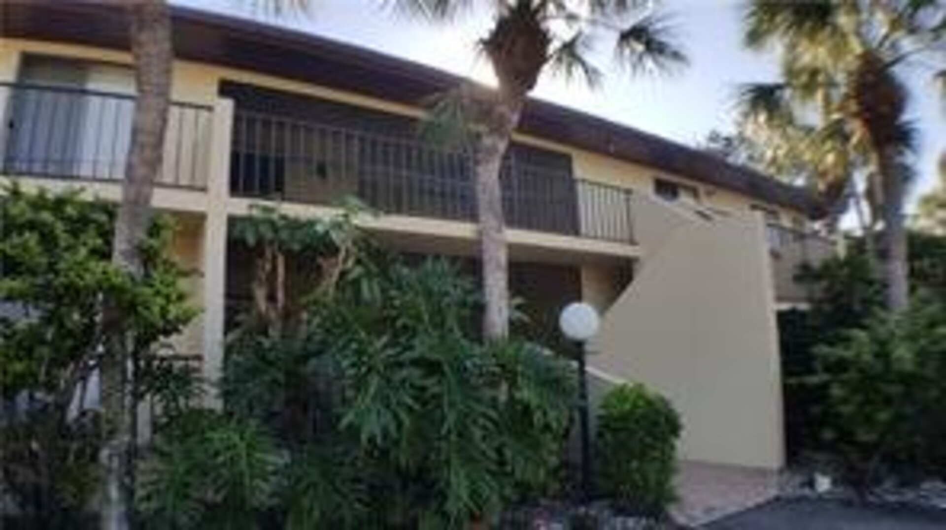 Screened front entry
